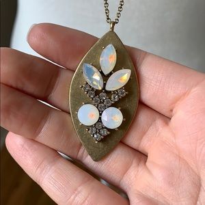 Loft pendant necklace